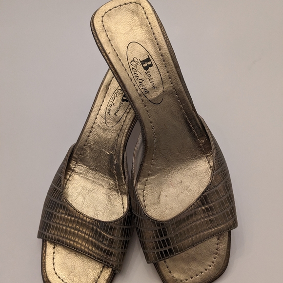 Vintage Browns Couture Golden heels - Picture 7 of 7